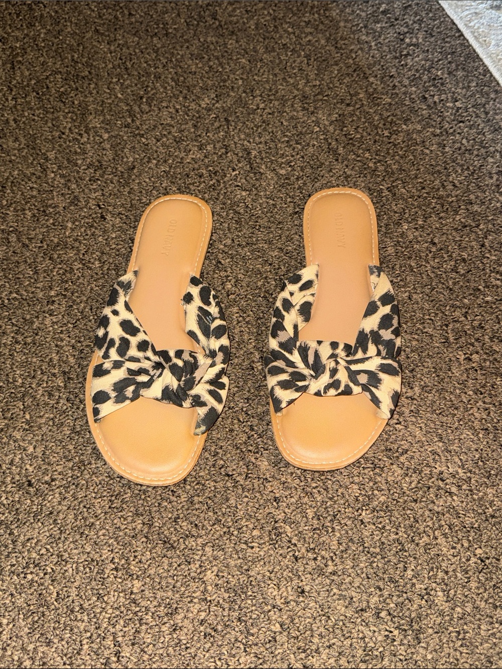 Old Navy Leopard Print Slide Sandals in Tan and Black
